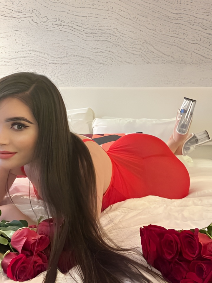 Регина привлекательная девушка из Архангельска цена от 1500 руб